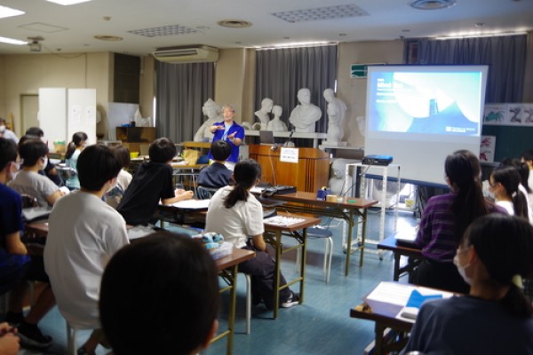 多摩美&武蔵美の講演会・大学説明会を開催しました。サムネイル